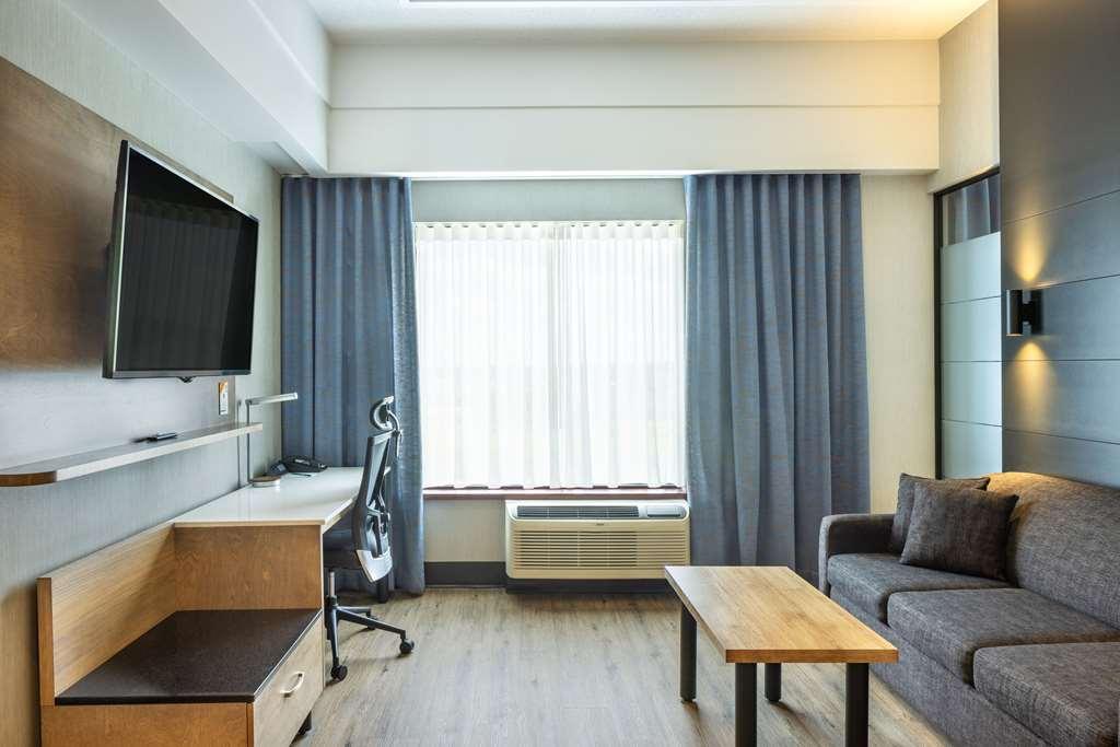 Quality Inn&Suites Lévis Habitación foto